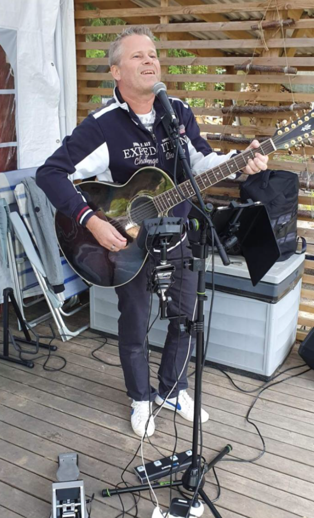 Denna bild har ett alt-attribut som är tomt. Dess filnamn är Annevik-2020-621x1024.png